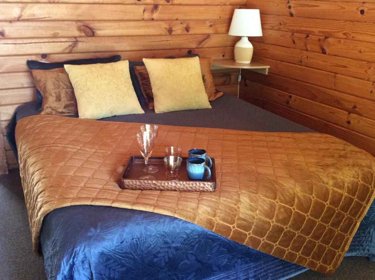 Alpine Lodge Motel Ханмер Спрингс Екстериор снимка