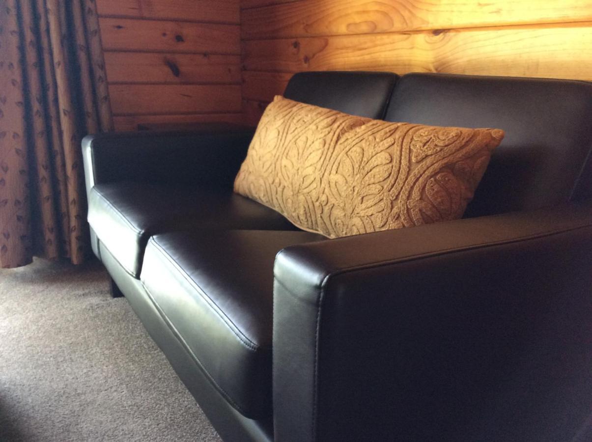 Alpine Lodge Motel Ханмер Спрингс Екстериор снимка