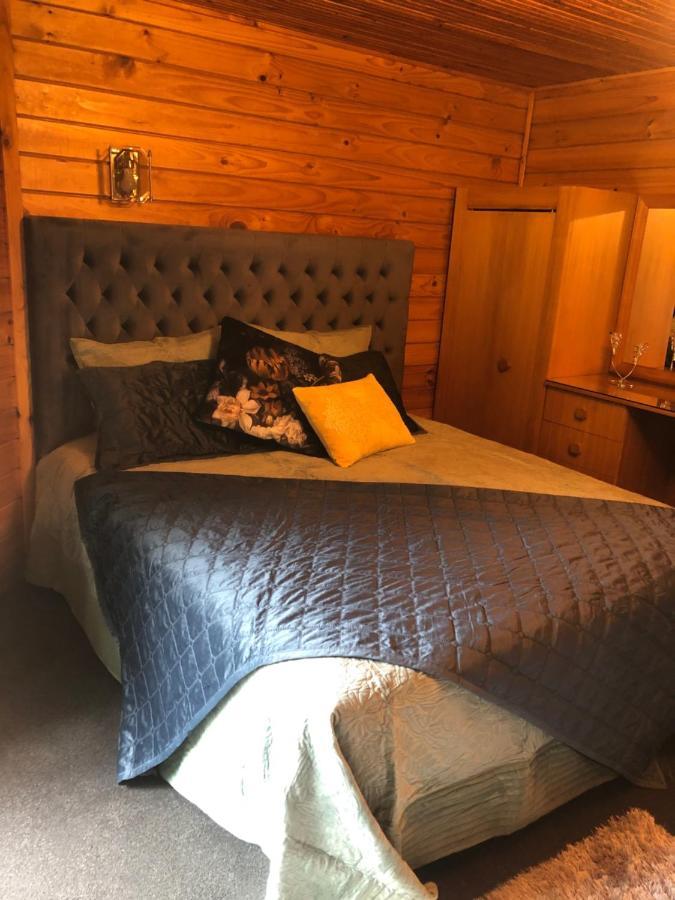 Alpine Lodge Motel Ханмер Спрингс Екстериор снимка