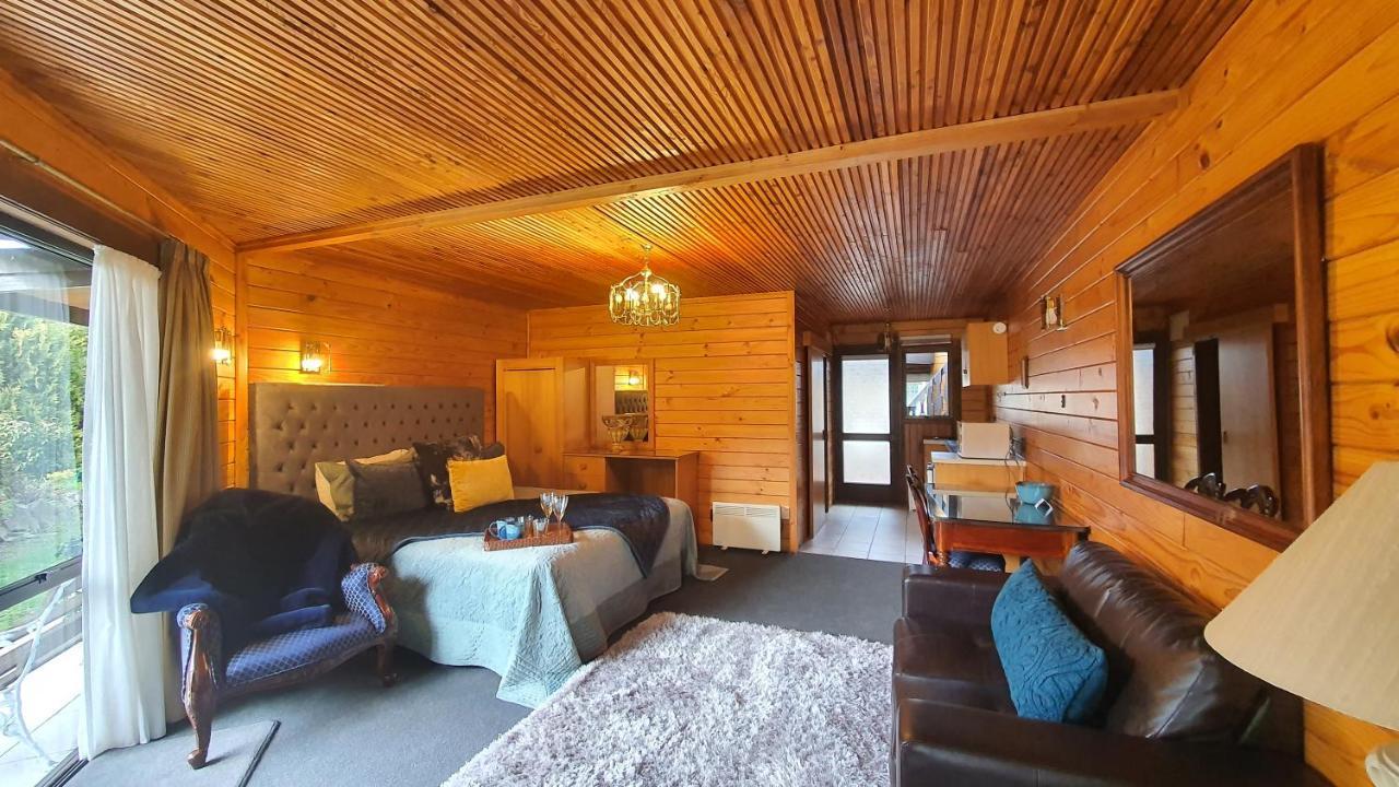 Alpine Lodge Motel Ханмер Спрингс Екстериор снимка