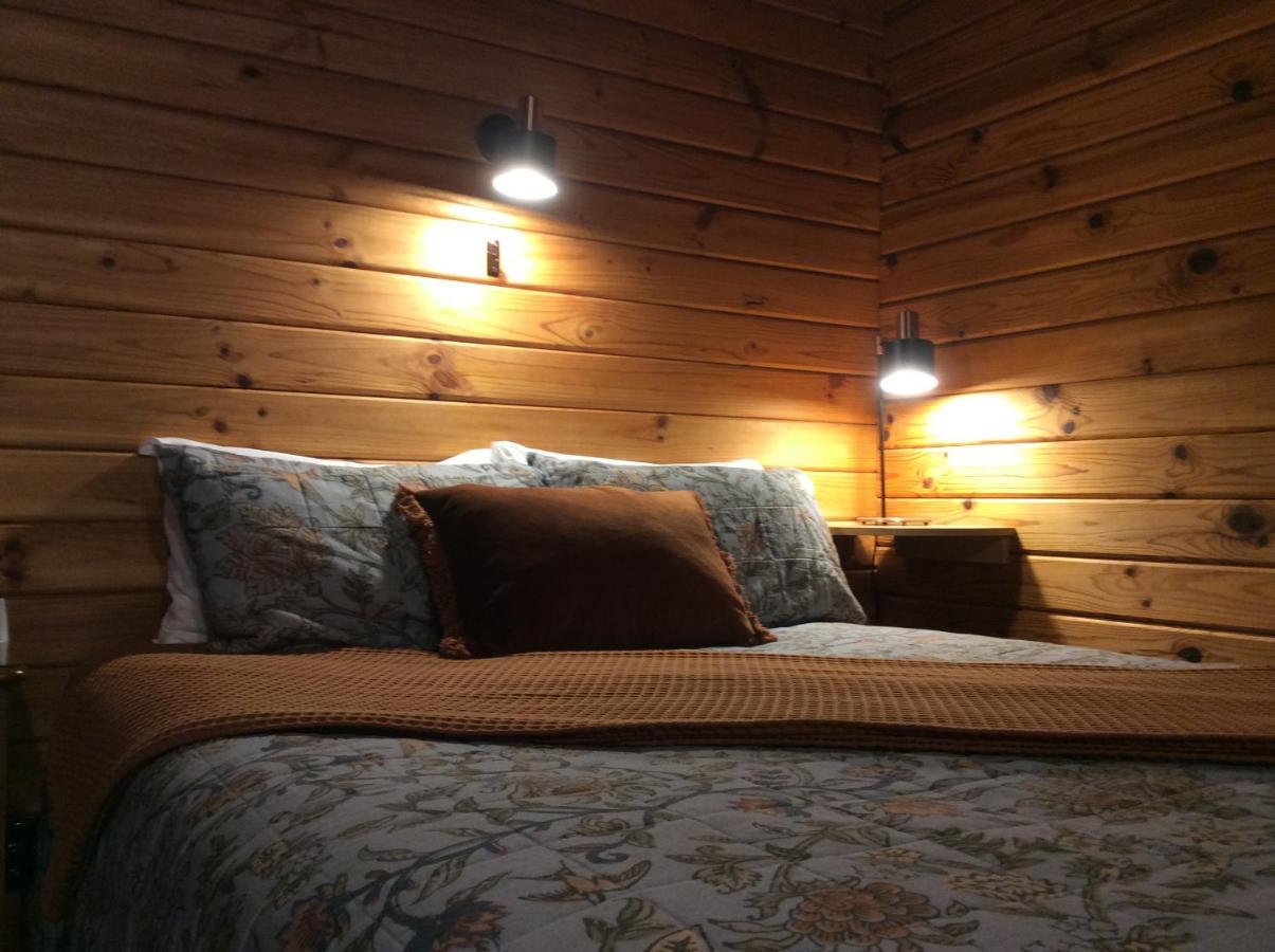 Alpine Lodge Motel Ханмер Спрингс Екстериор снимка