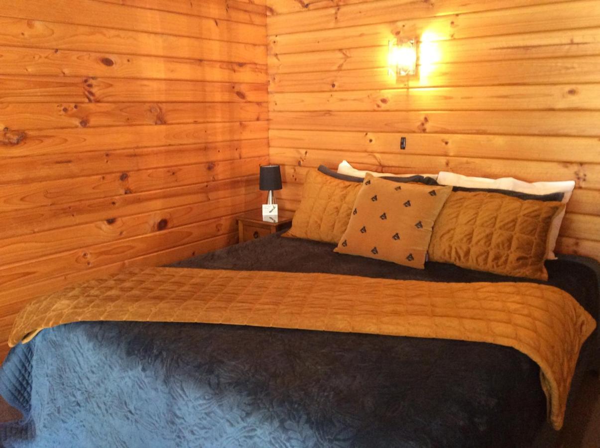 Alpine Lodge Motel Ханмер Спрингс Екстериор снимка