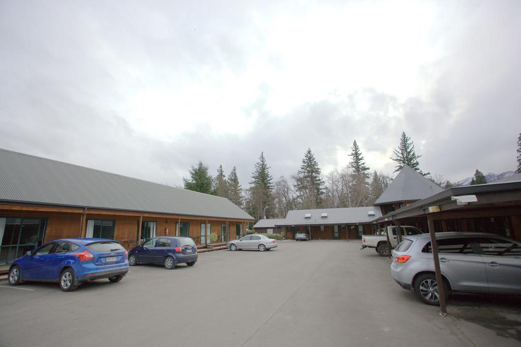Alpine Lodge Motel Ханмер Спрингс Екстериор снимка